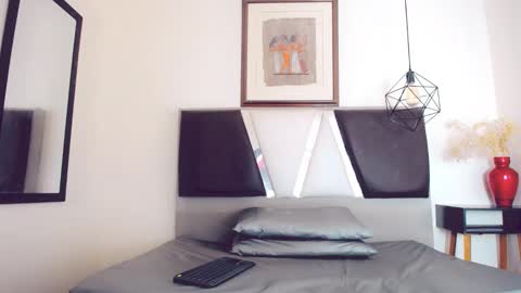 Hilary Avilan online show from 01.17.25