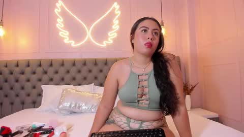 Snapshot of hillary_bigbutt chatting on 03.03.26 Hillary online show from 03.03.26