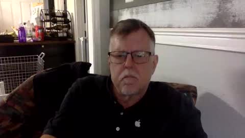 Snapshot of hillcountrydads chatting on 12.14.25 TwoDaddies online show from 12.14.25