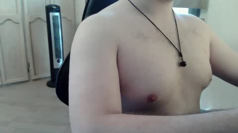 Snapshot of himbo_fox chatting on 06.21.26 Himbo fox online show from 06.21.26