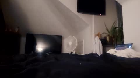 Control my toys on your phone online show from 09.24.25