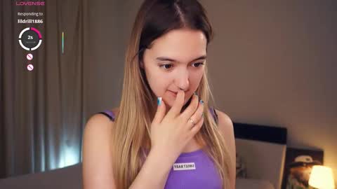 Snapshot of hip_hop_baby chatting on 11.19.25 Leya Day Mary Night PvT Open online show from 11.19.25