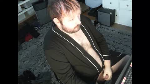 Snapshot of hipguy91 chatting on 11.27.25 hipguy91 online show from 11.27.25