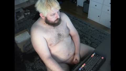 Snapshot of hipguy91 chatting on 04.14.26 hipguy91 online show from 04.14.26