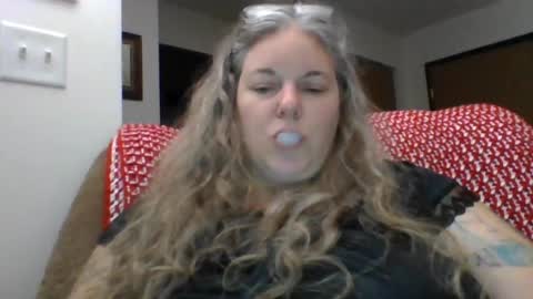 hippysnewhere online show from 06.12.26