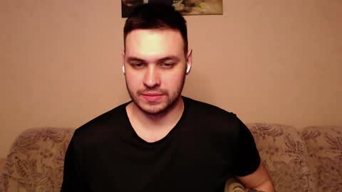 Snapshot of hisoka_morow_ chatting on 04.05.26 Hisoka online show from 04.05.26