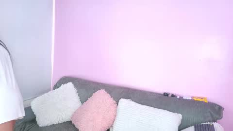 hiyakasudere_ online show from 10.14.25