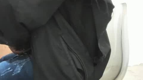 Snapshot of hk5792 chatting on 01.01.25 Your Morenito online show from 01.01.25