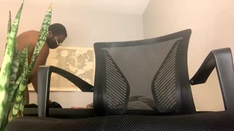 Snapshot of hlahboy chatting on 02.16.25 hlahboy online show from 02.16.25