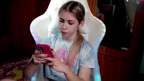 Holly online show from 11.01.25