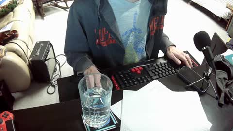 Snapshot of hoboayoyo chatting on 12.22.24 Hentai man online show from 12.22.24