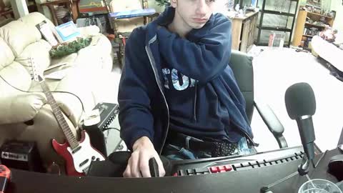 Snapshot of hoboayoyo chatting on 12.29.24 Hentai man online show from 12.29.24