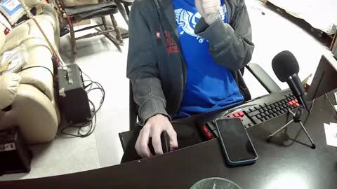 Snapshot of hoboayoyo chatting on 02.28.25 Hentai man online show from 02.28.25