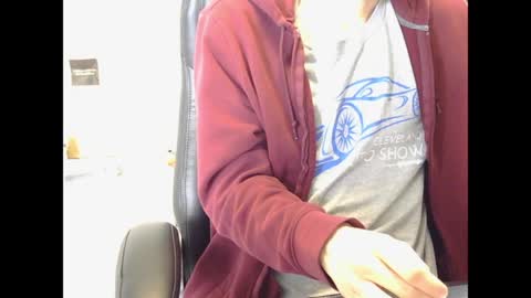 Snapshot of hoboayoyo chatting on 04.19.26 Hentai man online show from 04.19.26