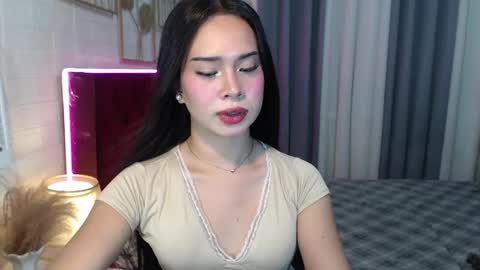 hoelymolly online show from 04.21.26