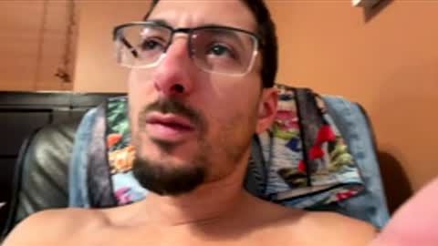 Snapshot of hoeskii chatting on 11.28.25 hoeskii online show from 11.28.25