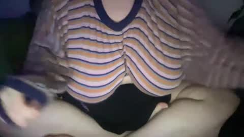 Snapshot of hoestoes915 chatting on 12.17.24 Stacey online show from 12.17.24