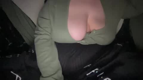 Snapshot of hoestoes915 chatting on 01.05.25 Stacey online show from 01.05.25