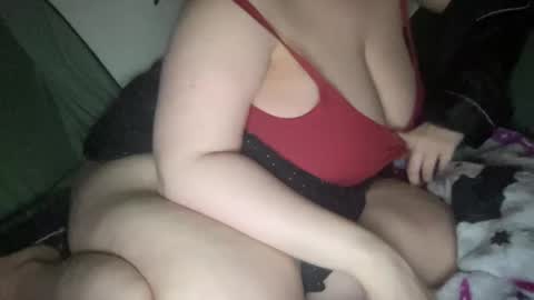 Snapshot of hoestoes915 chatting on 02.18.25 Stacey online show from 02.18.25