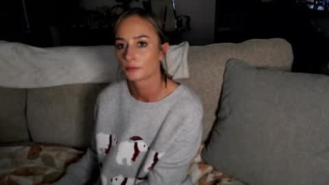 Holi Hurricane online show from 12.20.24