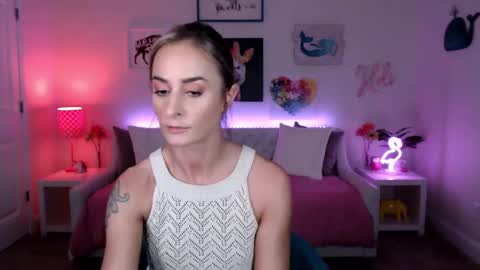 Holi Hurricane online show from 02.11.25