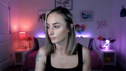 Holi Hurricane online show from 02.12.25