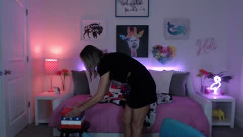 Holi Hurricane online show from 09.14.25