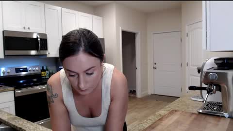 Holi Hurricane online show from 04.17.26