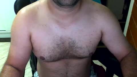 Snapshot of holiverbr chatting on 12.14.25 Holie online show from 12.14.25