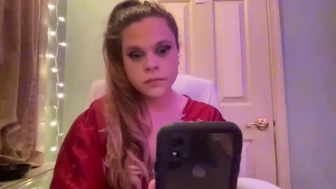 Snapshot of holly23hopefull chatting on 12.16.24 Hollys Drive threw Side Of CB. online show from 12.16.24