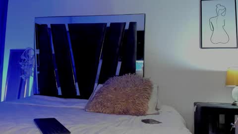 Snapshot of holly_29_m chatting on 11.04.25 Mara online show from 11.04.25