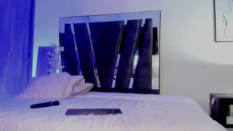 Snapshot of holly_29_m chatting on 11.14.25 Mara online show from 11.14.25