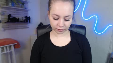 Holly online show from 12.31.24