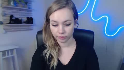 Holly online show from 01.02.25