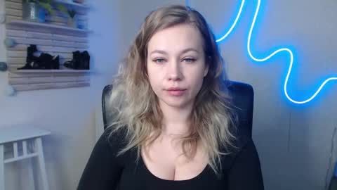 Holly online show from 01.07.25