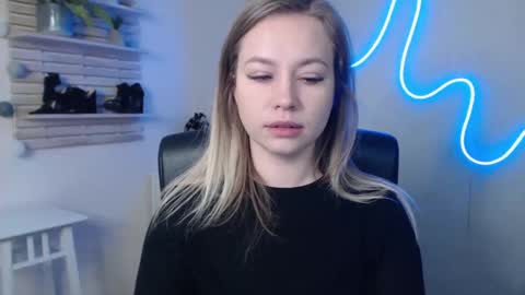 Holly online show from 01.09.25