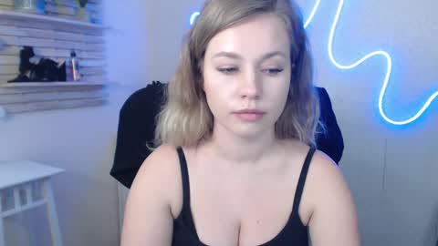 Holly online show from 01.14.25