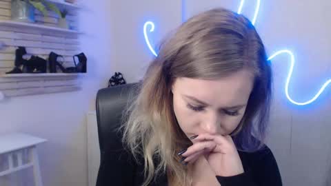 Holly online show from 01.15.25