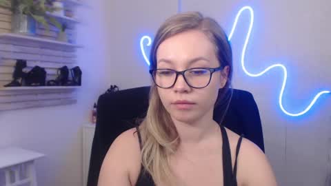 Holly online show from 01.22.25