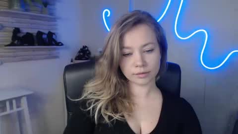 Holly online show from 02.19.25