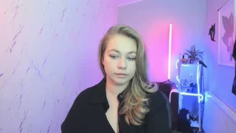 Holly online show from 10.17.25