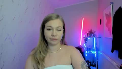 Holly online show from 11.19.25