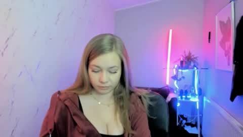 Holly online show from 11.22.25