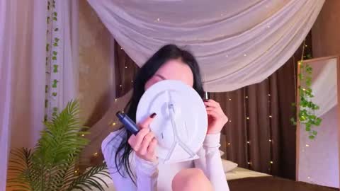 Snapshot of holly_berryy_ chatting on 09.19.25 holly_berryy_ online show from 09.19.25