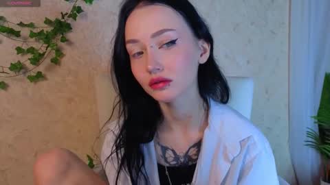 Snapshot of holly_berryy_ chatting on 09.20.25 holly_berryy_ online show from 09.20.25