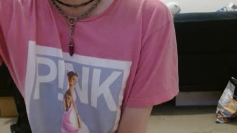 Holly Hawkes online show from 01.16.25