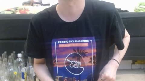 Holly Hawkes online show from 02.11.25