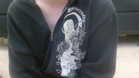 Holly Hawkes online show from 03.08.25