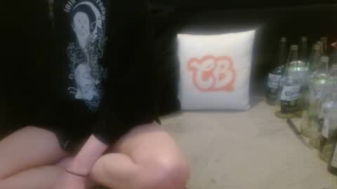 Holly Hawkes online show from 03.31.26