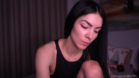 Holly Linder online show from 12.08.24